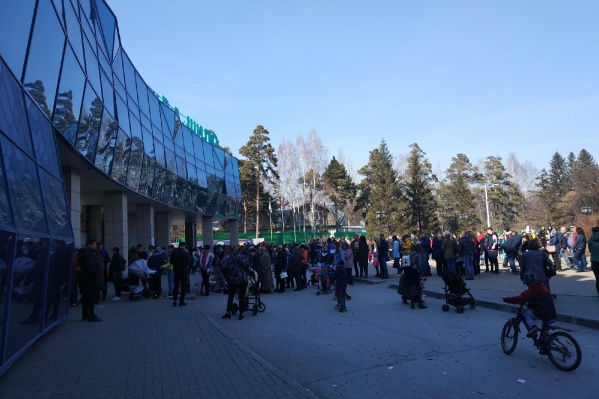 Недавно зоопарк увеличил продолжительность работы на час Недавно зоопарк увеличил продолжительность работы на час