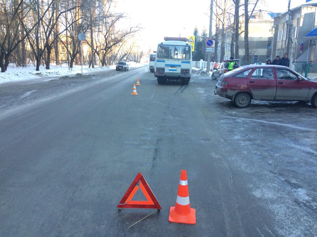 В Шадринске водитель автобуса сбил ребёнка, перебегавшего дорогу в неположенном месте