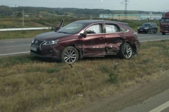 Все произошло на 14-м км дороги Красноярск – Енисейск, подтвердили в ГИБДД Все произошло на 14-м км дороги Красноярск – Енисейск, подтвердили в ГИБДД