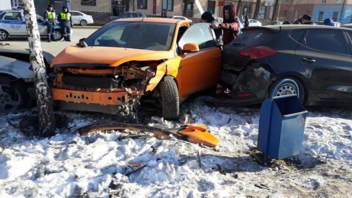 Подробности массового ДТП в Уфе: водитель без прав протаранил встречку и сбил пешехода