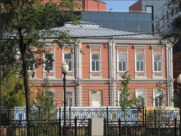 Перед продажей внутри провели реконструкцию Перед продажей внутри провели реконструкцию