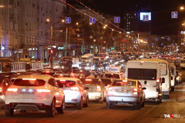 В Челябинске как городе-миллионнике работы со светофорами непочатый край В Челябинске как городе-миллионнике работы со светофорами непочатый край 