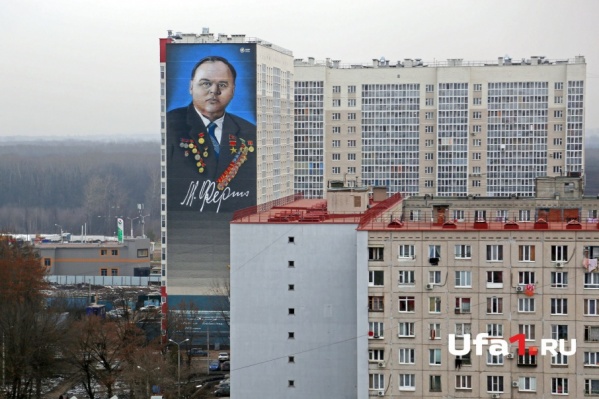 На этот раз изображением украсили многоэтажку на улице Ферина На этот раз изображением украсили многоэтажку на улице Ферина