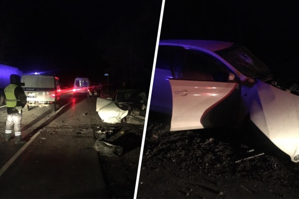 В лобовой аварии погиб ребенок двух лет, еще четверо человек пострадали В лобовой аварии погиб ребенок двух лет, еще четверо человек пострадали