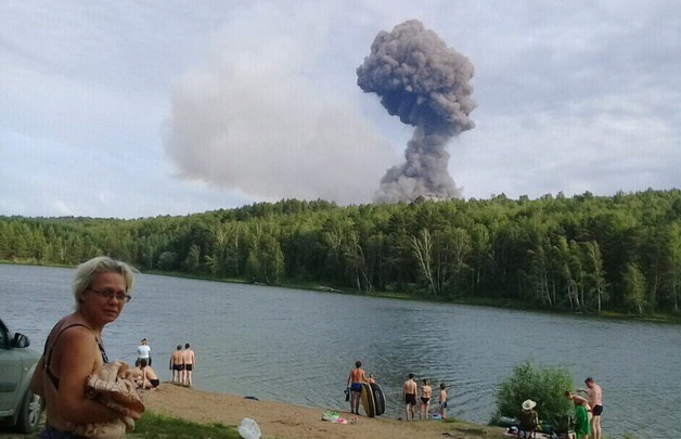 Под Красноярском взорвался склад боеприпасов: минимум четверо пострадали, ближайший город эвакуируют