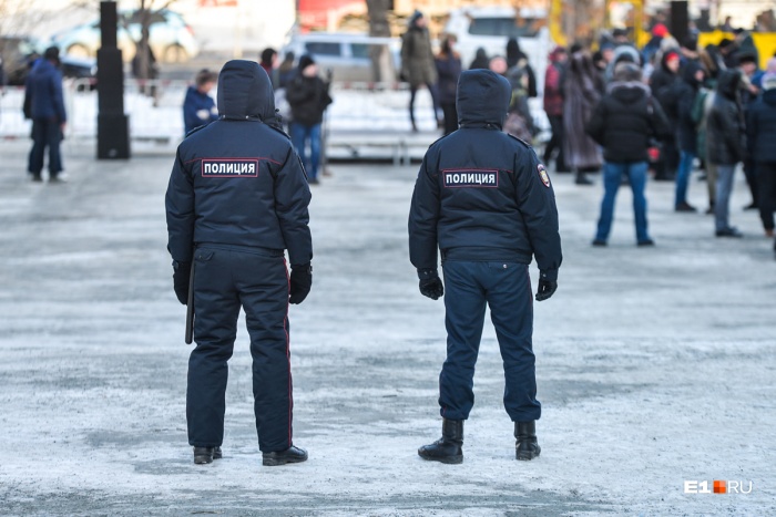 Двоих полицейских уволили в связи с утратой доверия Двоих полицейских уволили в связи с утратой доверия