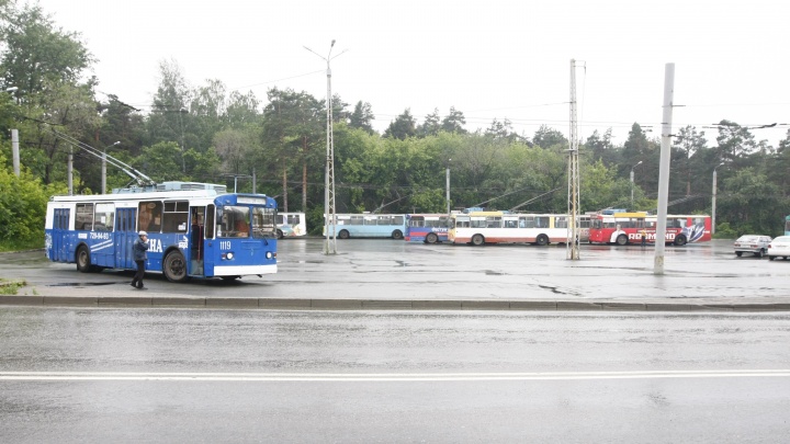 В Челябинске срочно закрыли движение троллейбусов по трём популярным маршрутам
