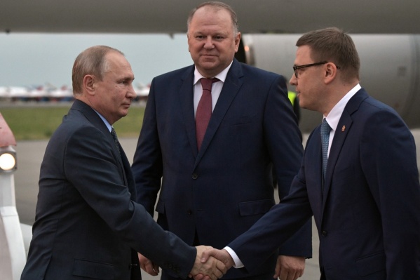 Владимир Путин пожал руку Алексею Текслеру Владимир Путин пожал руку Алексею Текслеру