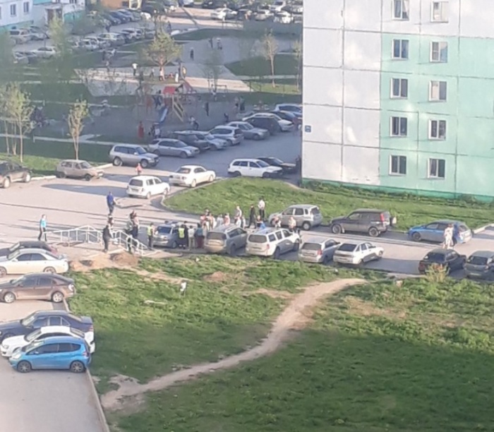 ДТП произошло во дворе дома № 39/1 на улице Татьяны Снежиной ДТП произошло во дворе дома № 39/1 на улице Татьяны Снежиной