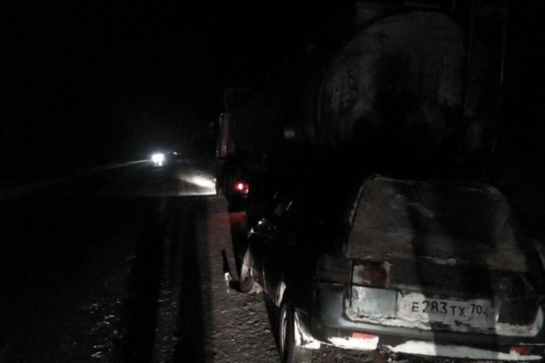 В автомобиле «Лада» ехали семь человек — из-за аварии погибли двое, в том числе ребёнок В автомобиле «Лада» ехали семь человек — из-за аварии погибли двое, в том числе ребёнок