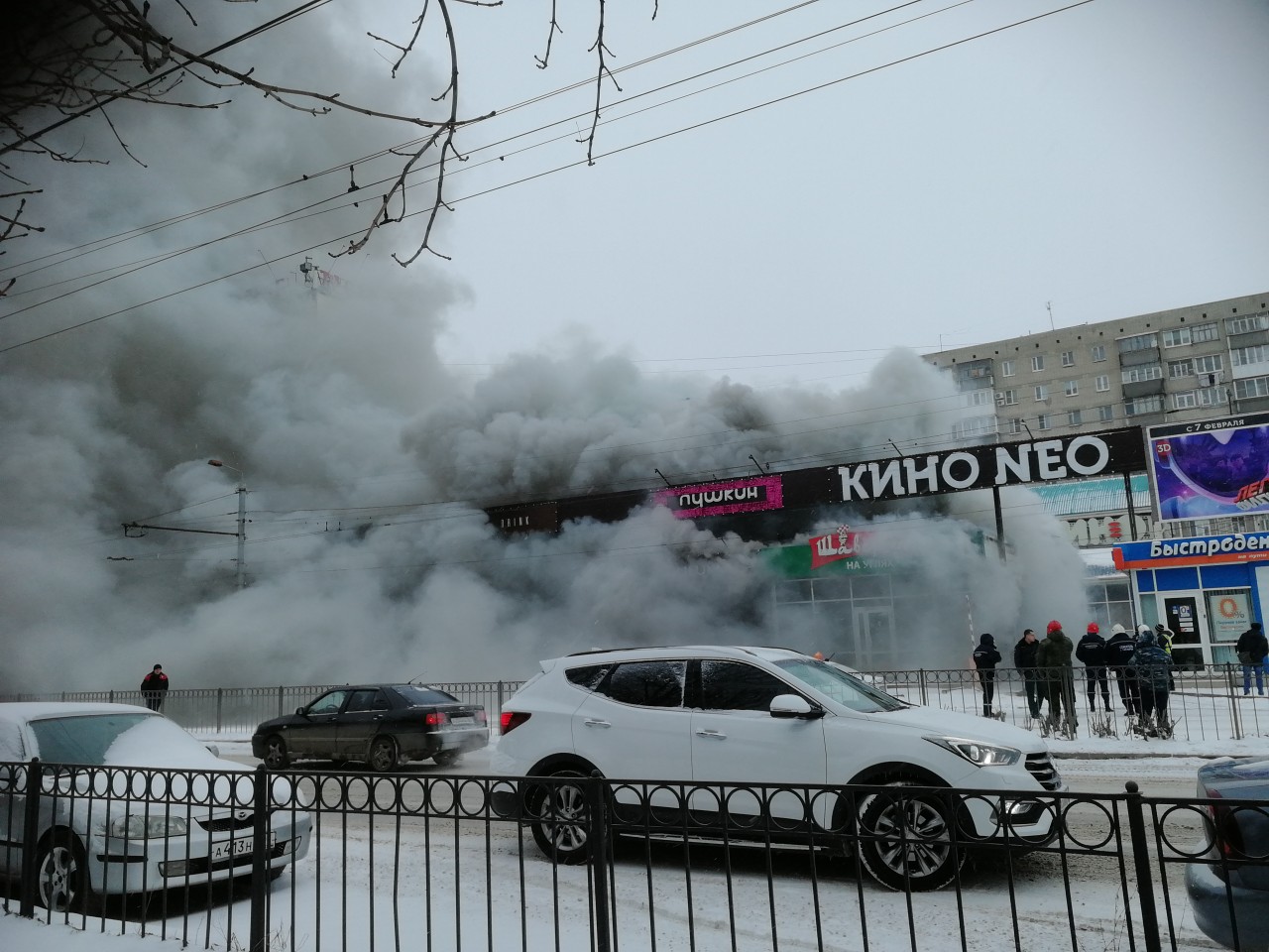 Бизнес прогорел: в Таганроге случился пожар в «Шаверме на углях»