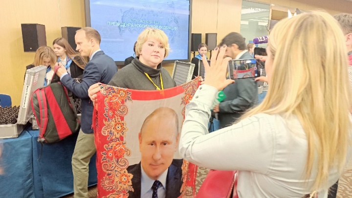 Поле чудес и абсурда: честный репортаж из закулисья пресс-конференции Путина