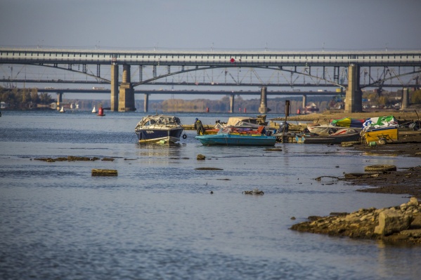Падение уровня воды характерно для конца лета Падение уровня воды характерно для конца лета