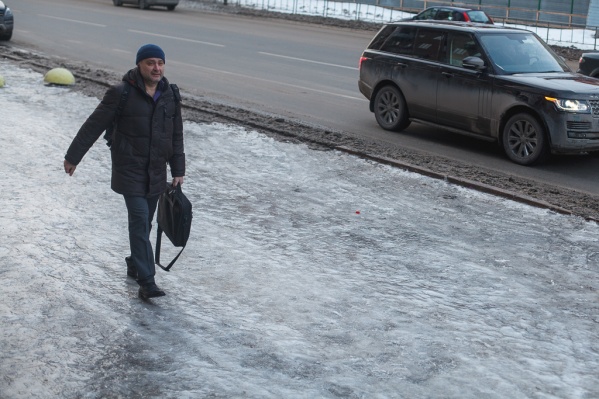 По данным синоптиков, в городе ожидается нестабильная погода и гололед на протяжении нескольких дней По данным синоптиков, в городе ожидается нестабильная погода и гололед на протяжении нескольких дней
