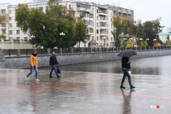 В Екатеринбурге заметно похолодало, а отопление включили только в половине домов города В Екатеринбурге заметно похолодало, а отопление включили только в половине домов города