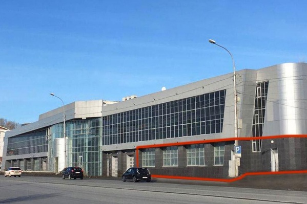 Помещение автоцентра пустует несколько лет Помещение автоцентра пустует несколько лет