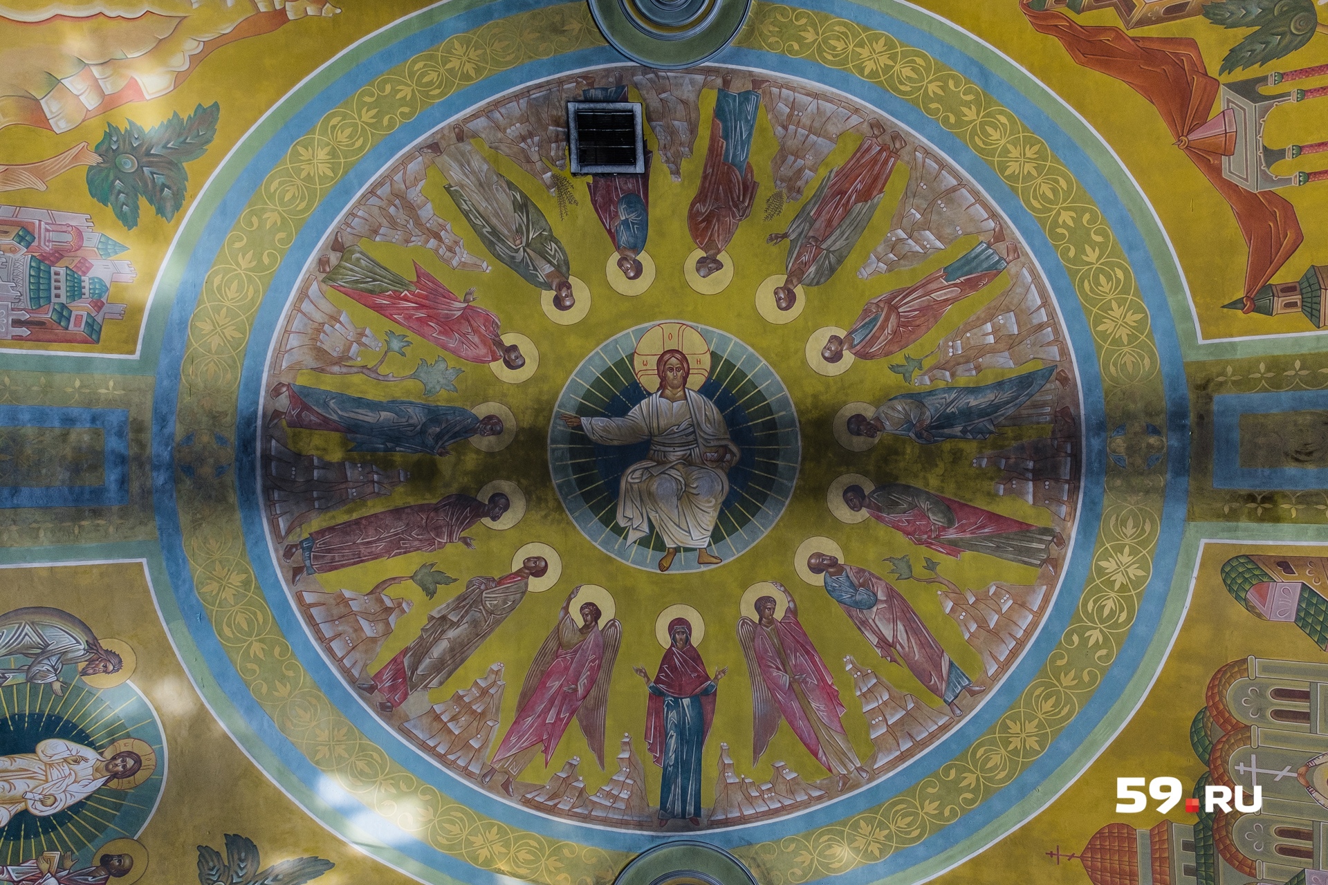 В куполе — сцена Вознесения Господня
