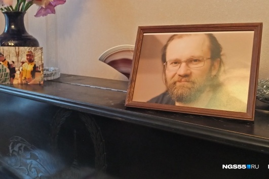 В доме Кабановых — повсюду фотографии погибшего сына В доме Кабановых — повсюду фотографии погибшего сына