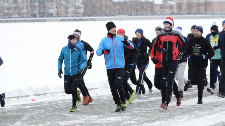 Ройзман вывел 300 безумцев на пробежку по центру Екатеринбурга