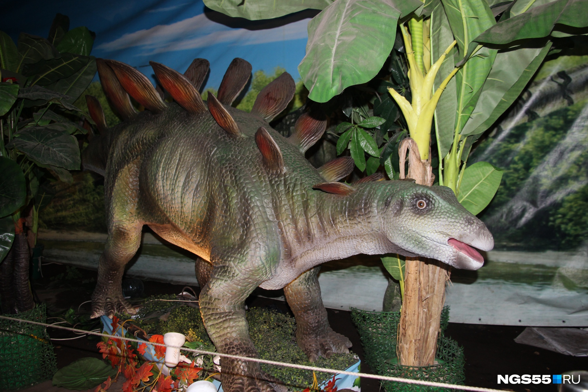 Птеродактиль из омского парка: гуляем по выставке движущихся динозавров