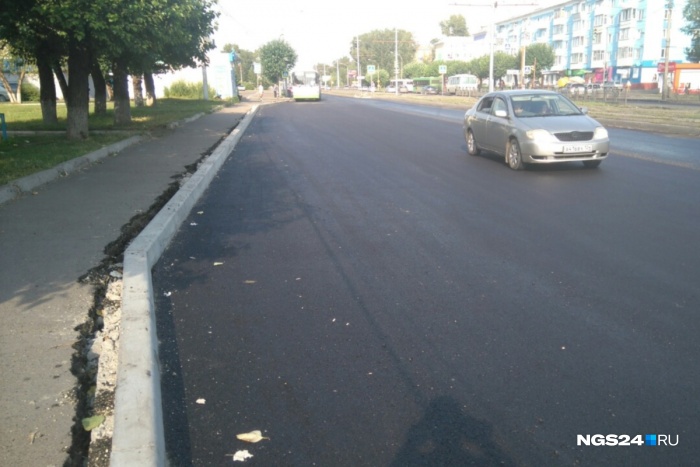Раньше на этом месте был тротуар Раньше на этом месте был тротуар