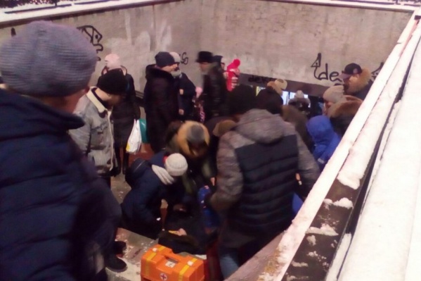 Скорая приехала через 10 минут Скорая приехала через 10 минут