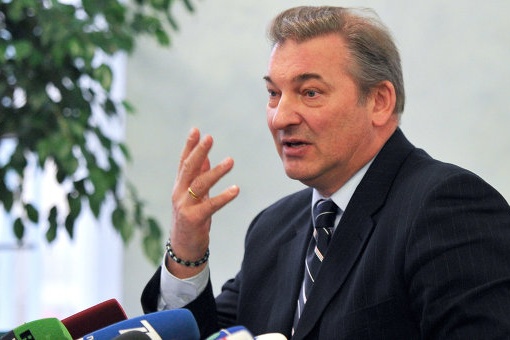 Владислав Третьяк считает, что молодёжная сборная сможет провести один матч чемпионата на открытом воздухе Владислав Третьяк считает, что молодёжная сборная сможет провести один матч чемпионата на открытом воздухе 