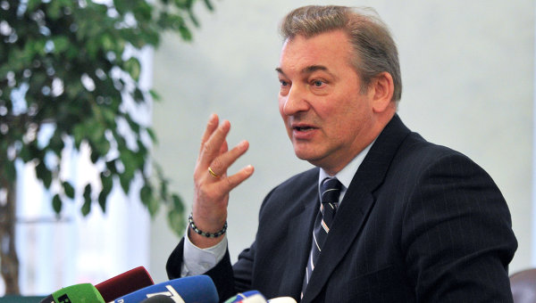 Владислав Третьяк считает, что молодёжная сборная сможет провести один матч чемпионата на открытом воздухе Владислав Третьяк считает, что молодёжная сборная сможет провести один матч чемпионата на открытом воздухе
