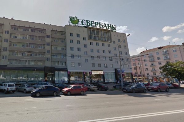 Это здание пермяки называют «стометровкой» Это здание пермяки называют «стометровкой»