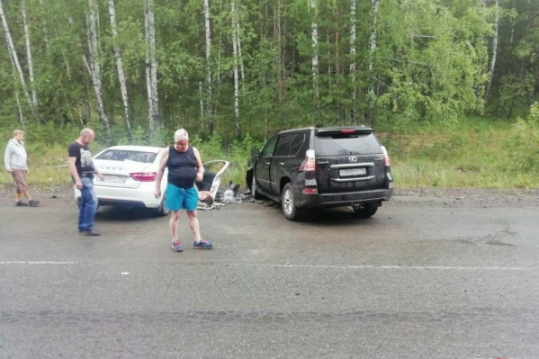 Очевидцы сразу узнали одного из участников аварии — гендиректора компании «Равис», бывшего вице-губернатора Челябинской области Андрея Косилова Очевидцы сразу узнали одного из участников аварии — гендиректора компании «Равис», бывшего вице-губернатора Челябинской области Андрея Косилова