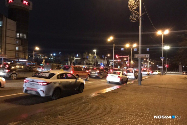 Поворачивать направо теперь можно без светофора Поворачивать направо теперь можно без светофора