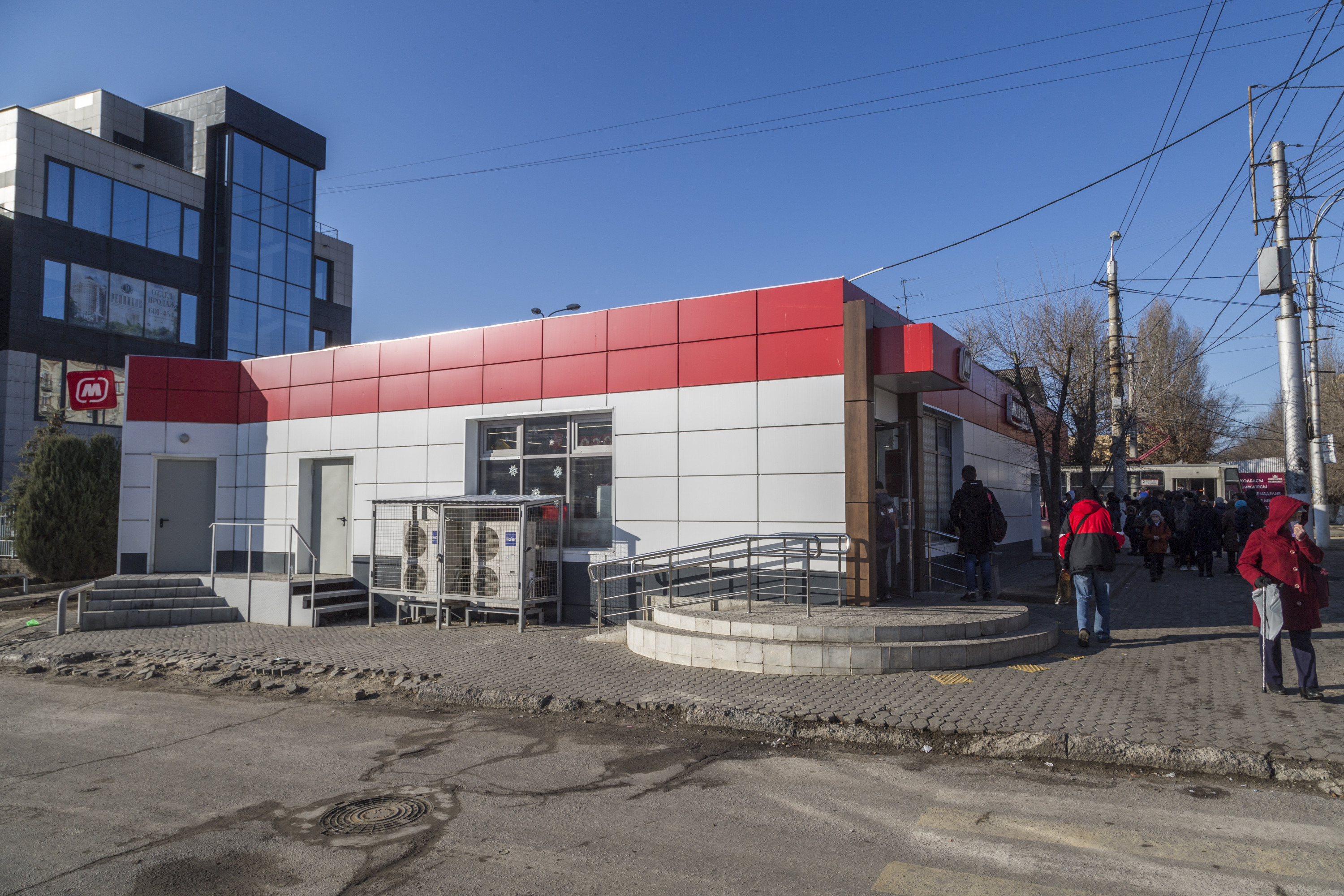 Мэрия Волгограда лишила коммерсантов права собственности на 21-летний магазин у ГДЮЦа