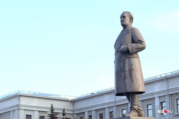 Памятник установили 80 лет назад Памятник установили 80 лет назад