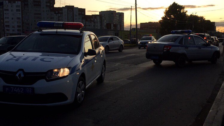 Семь-восемь машин ДПС, ППС и охраны: в Нефтекамске полицейские гоняли по городу черный внедорожник