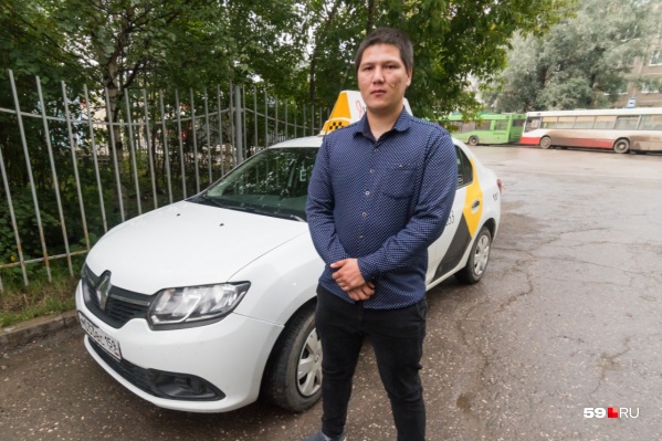 Бекзат залез в салон автобуса через окно Бекзат залез в салон автобуса через окно 