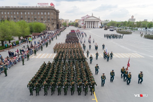 В планах избавиться от парковки и сделать площадь Павших Борцов пешеходной В планах избавиться от парковки и сделать площадь Павших Борцов пешеходной