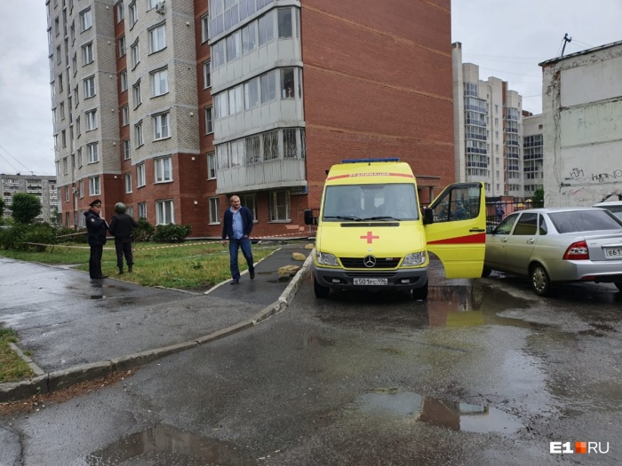 Убийство произошло рядом с домом на Уралмаше Убийство произошло рядом с домом на Уралмаше