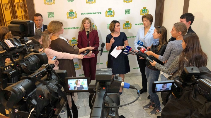 Всплеск менингита в Екатеринбурге: мэрия в прямом эфире рассказала о карантине в школах