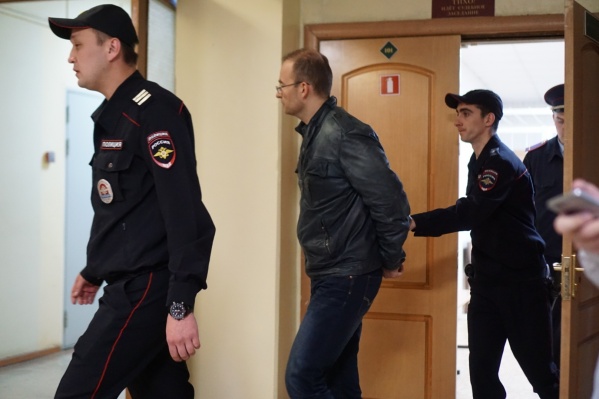Алексея Липина взяли под стражу в зале суда Алексея Липина взяли под стражу в зале суда