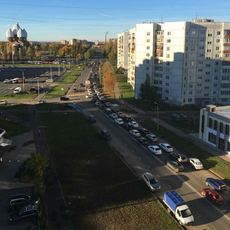 Три крупнейших проспекта Ярославля встали в пробки: следим за ситуацией на дорогах в режиме онлайн