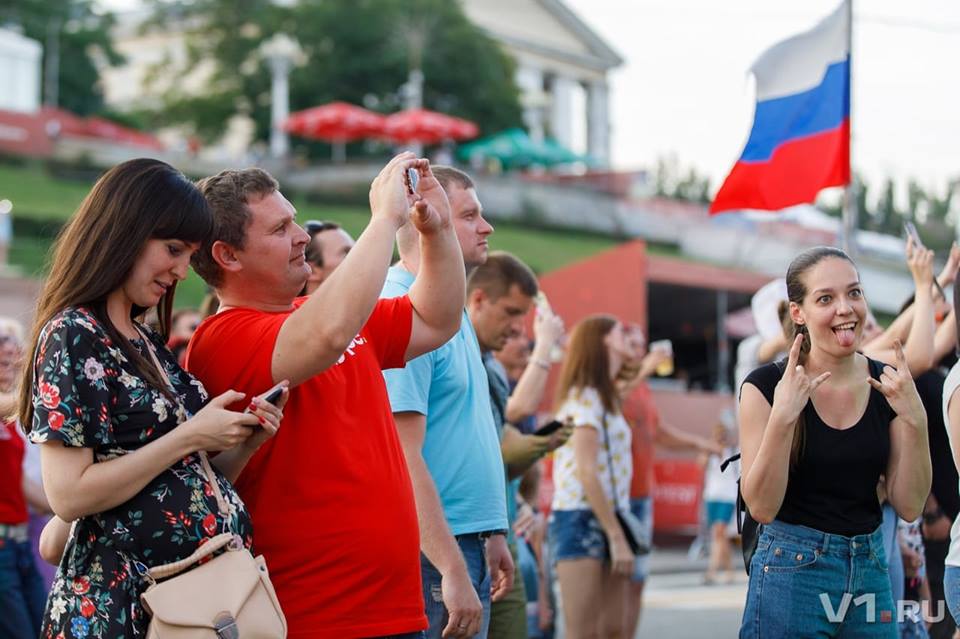 «Рок-н-ролл жив» «Рок-н-ролл жив»