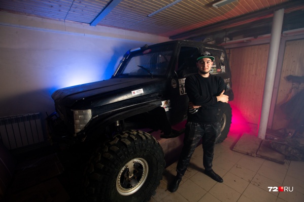 Дмитрий занимается автоспортом уже более семи лет Дмитрий занимается автоспортом уже более семи лет