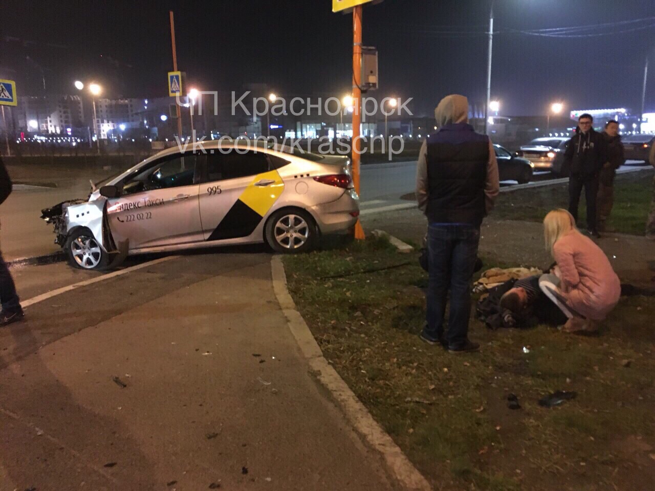 Водитель «Яндекс.Такси» спешил на заказ и влетел во внедорожник