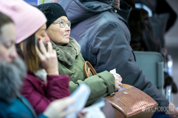 Постепенно возраст выхода на пенсию поднимут до 65 для мужчин и до 63 для женщин Постепенно возраст выхода на пенсию поднимут до 65 для мужчин и до 63 для женщин 
