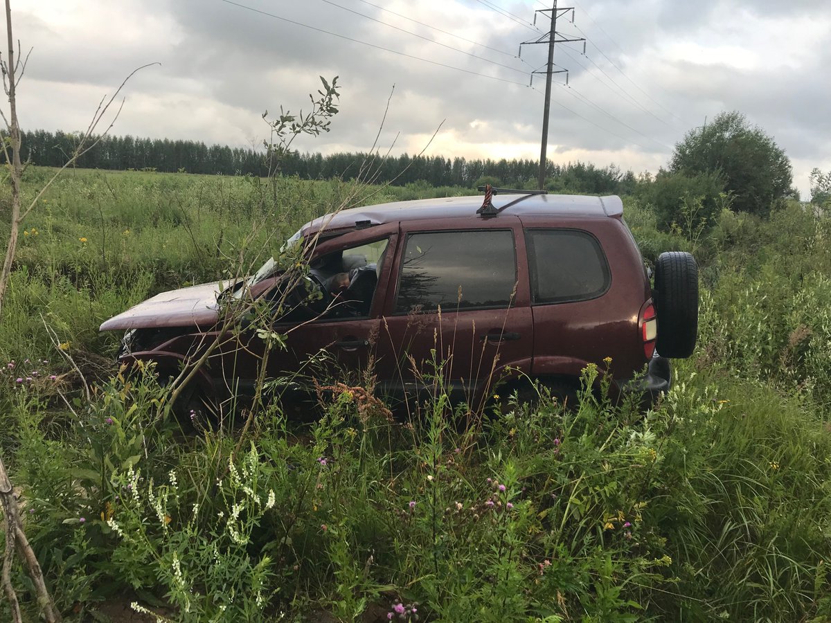 Для ликвидации последствий подключали МЧС: в Рыбинске водитель «Нивы-Шевроле» угодил в ДТП