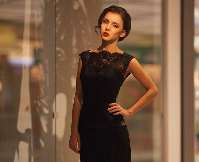 Всем Black Tie! Сколько бы вы отдали за это лаконичное чёрное платье?<br />