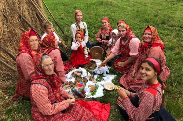 Красавицы на привале Красавицы на привале