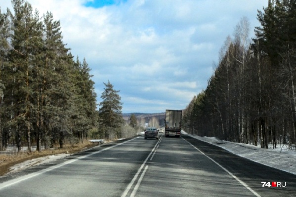 Происшествие произошло на трассе М-5 в районе Златоуста Происшествие произошло на трассе М-5 в районе Златоуста