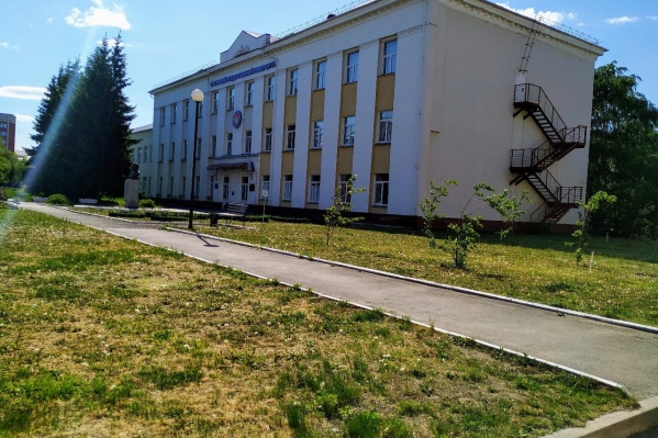 Два и. о. ректора, которые были назначены до Надежды Дубив, так и не смогли по-настоящему возглавить вуз Два и. о. ректора, которые были назначены до Надежды Дубив, так и не смогли по-настоящему возглавить вуз