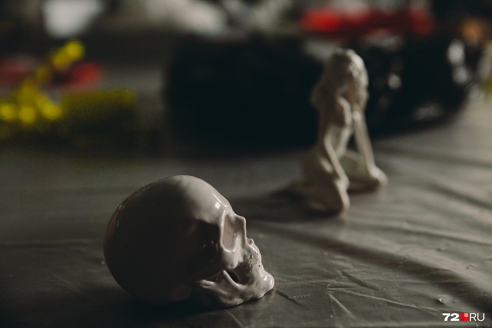 Этот череп тоже напечатан на 3D-принтере и обработан с помощью ацетоновой бани. Выглядит так, будто сделан из фарфора